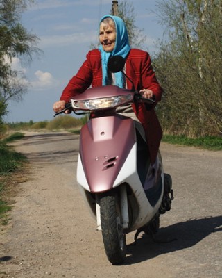 SkuterLori3502.jpg
