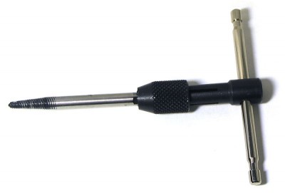 800px-Screw_extractor_and_T-wrench.jpg